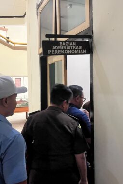Dugaan Korupsi Proyek 3,7 Milliar, Kejari Pamekasan Geledah Kantor Bupati